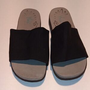 YUU BLACK SLIDE SANDALS